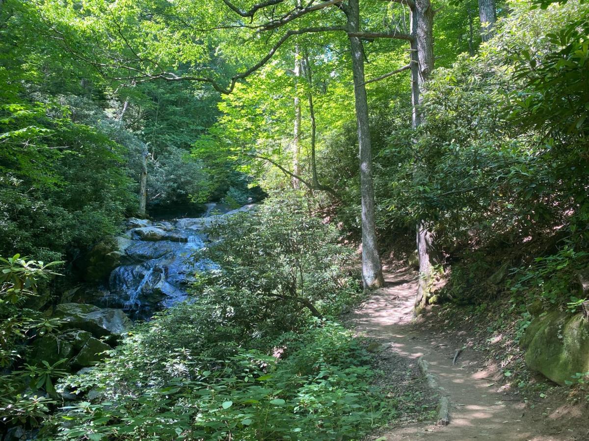 Meadowbrook Inn Blowing Rock Extérieur photo